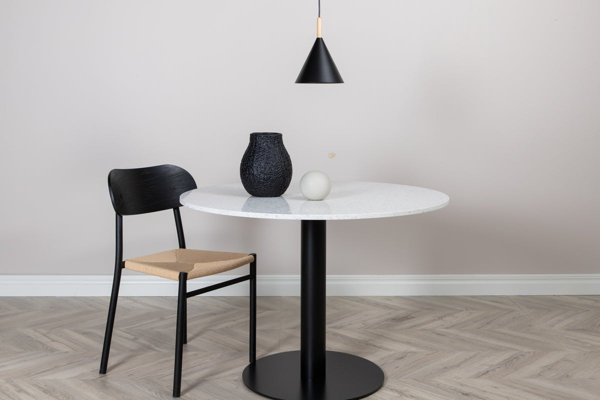 Pendelleuchte „Kasase" – Elegantes Schwarz für mehr Ruhe