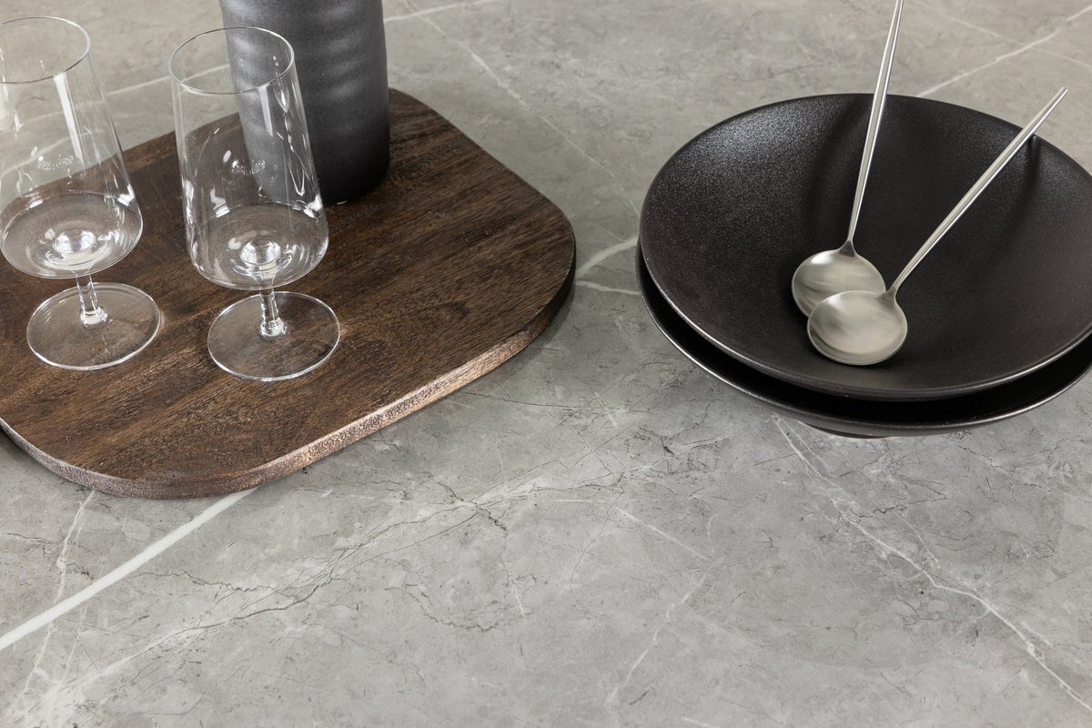 Esstisch Justin - runder Esstisch aus Eschenholz in Mokka mit Glasplatte