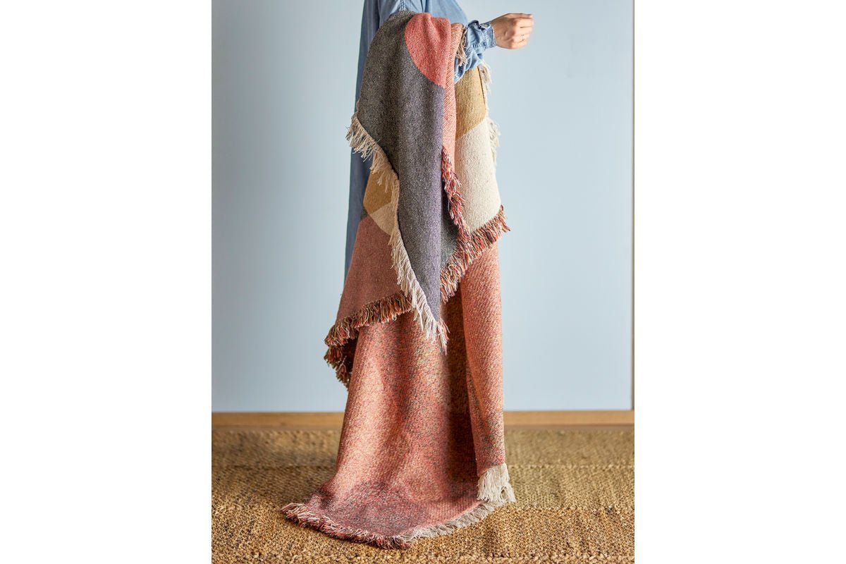 Tagesdecke Nava – Streifenmuster aus recycelter Baumwolle