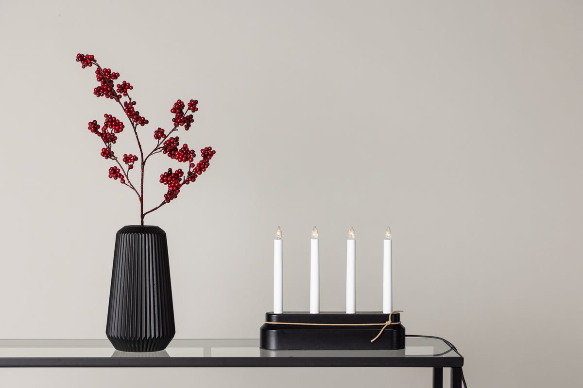 Weihnachtsbeleuchtung Fjordlicht - in Schwarz mit 4 Kerzen