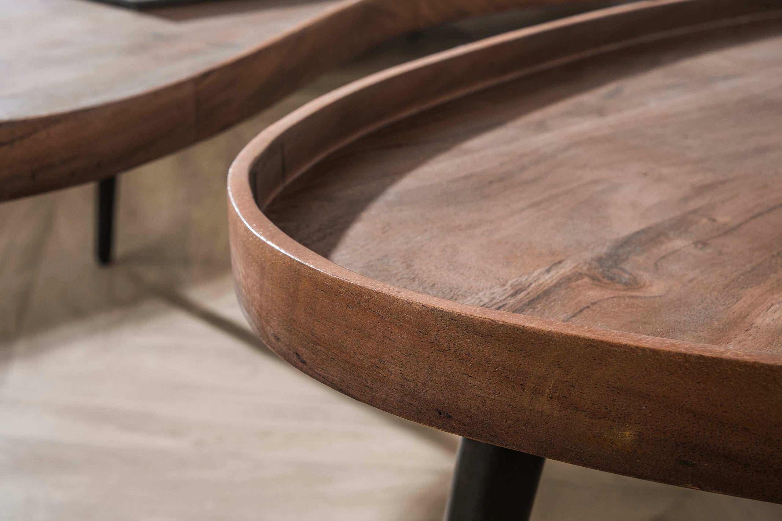 Couchtisch Zamira - 2er Set aus hochwertigem Akazienholz in braunem Finish