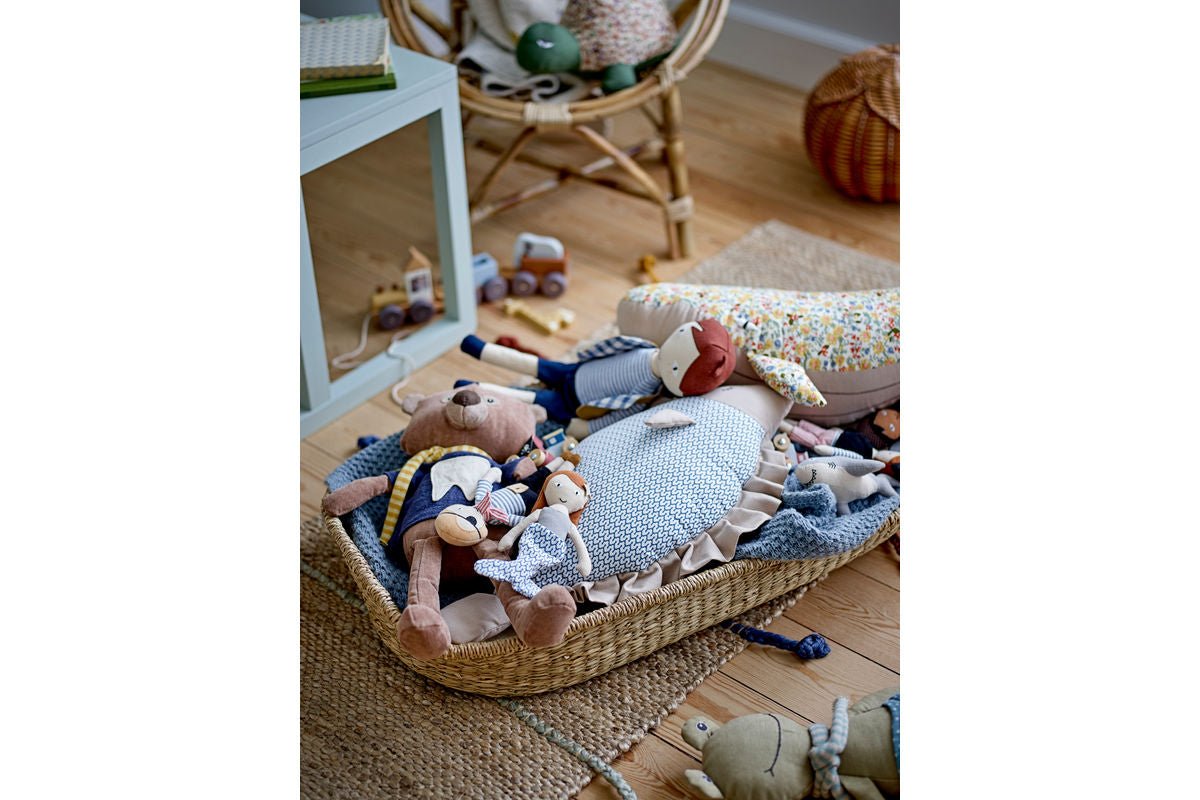 Plüschtier Wally – weicher Stoffwal in buntem Design