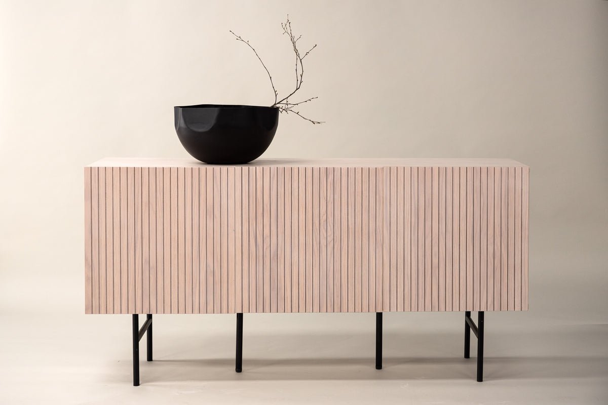 Kommode Elvesta – 150 cm, Whitewash oder Schwarz, Modern Skandi