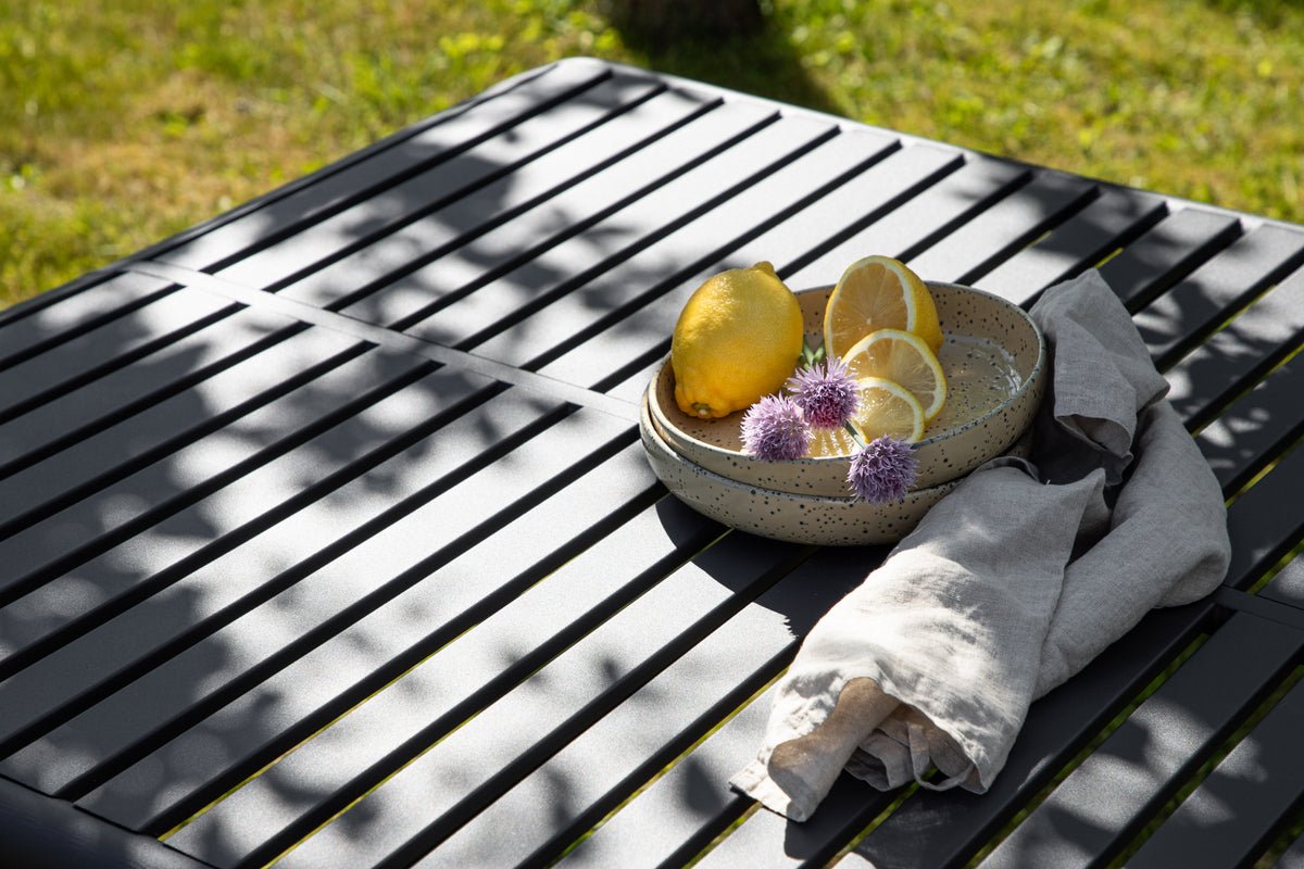 Gartentisch Melura - leicht, robust und wetterbeständig