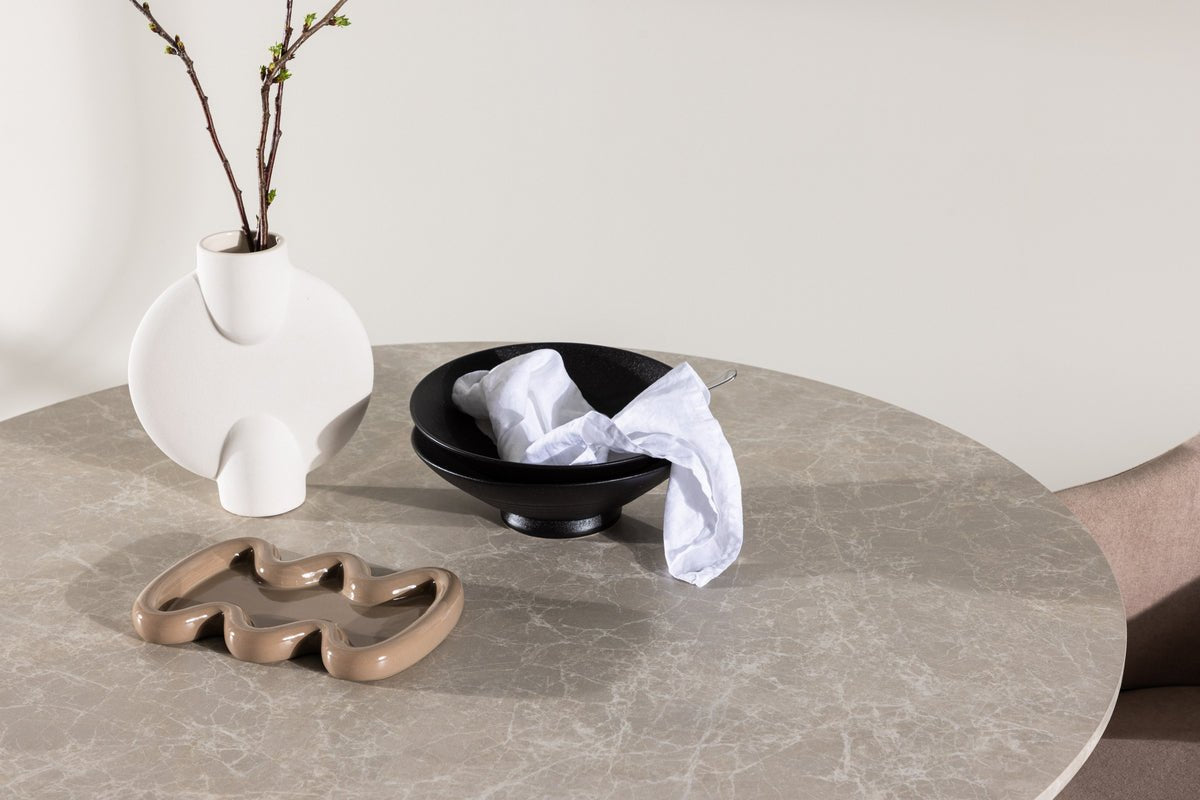 Esstisch Tullula - vereint modernes Design mit zeitloser Eleganz mit Marmoroptik