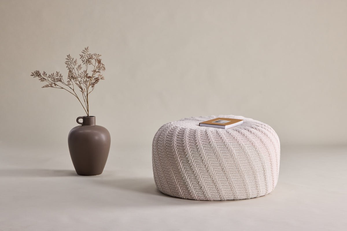 Beistellhocker Lunaro – Runder Hocker in Strickoptik Offwhite (Ø 60 cm)