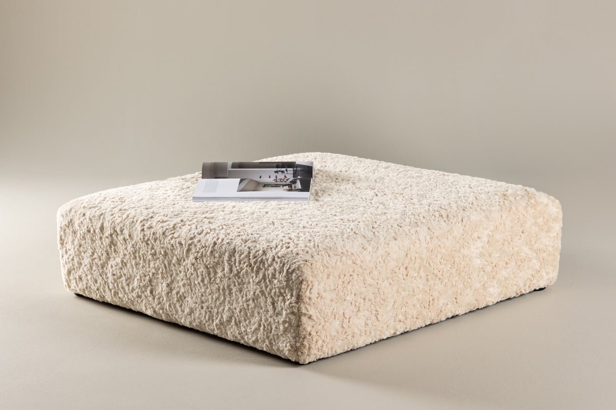 Beistellhocker Farrow – Quadratischer Hocker in Teddyoptik Beige