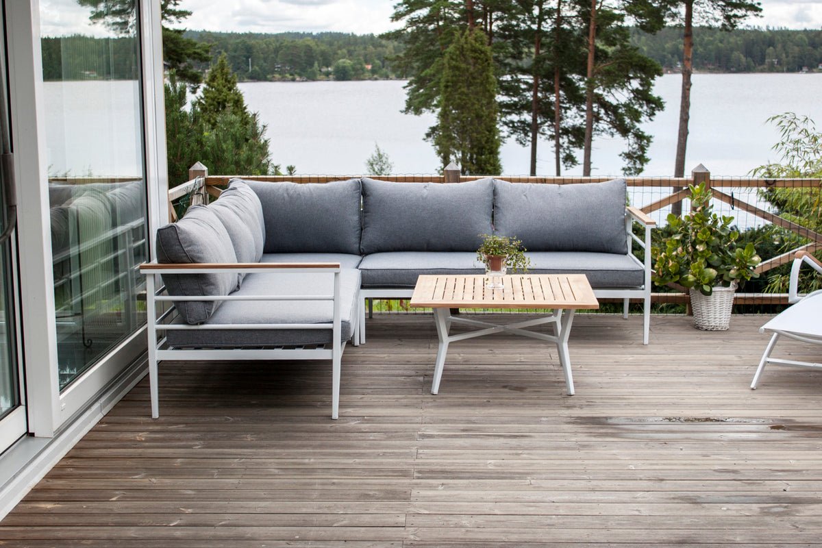 Lounge Set Puerto – aus Metall mit Teakholz-Details, inkl. Kissen