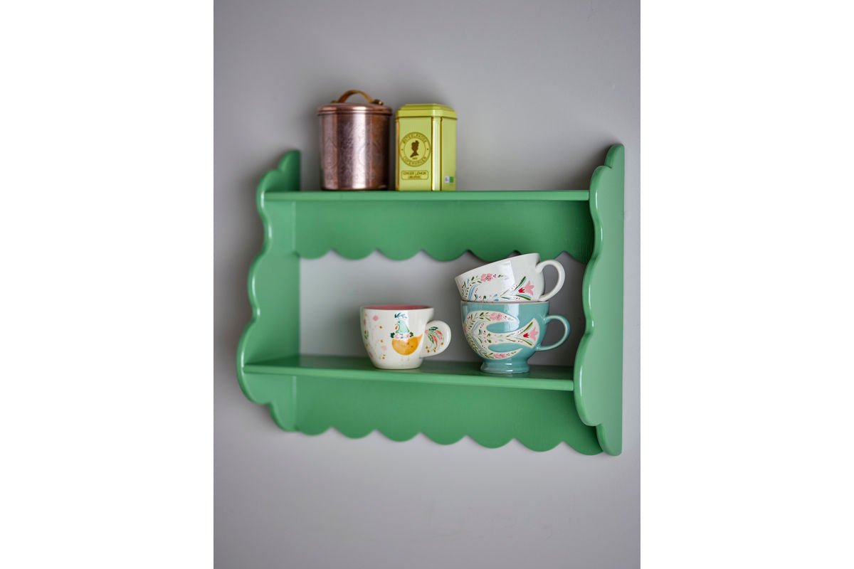 Regal Afin – Lackiertes Holzregal in gedecktem Grünton