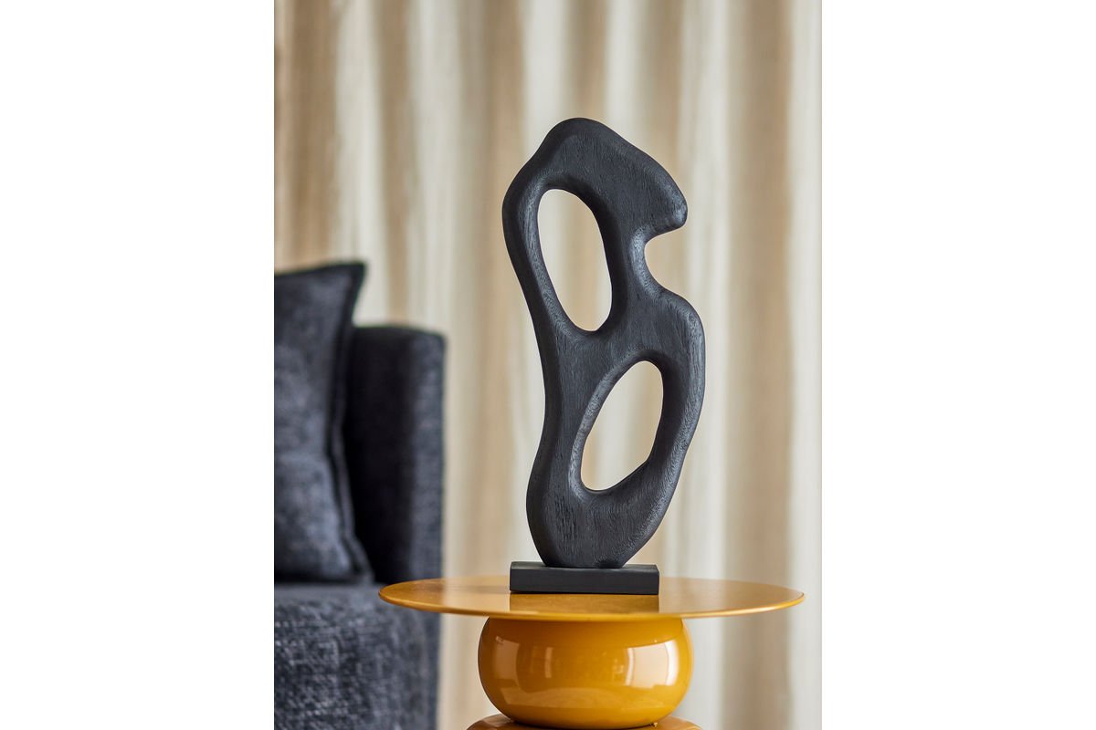 Dekoobjekt Romi – Skulpturales Holzdesign in Schwarz