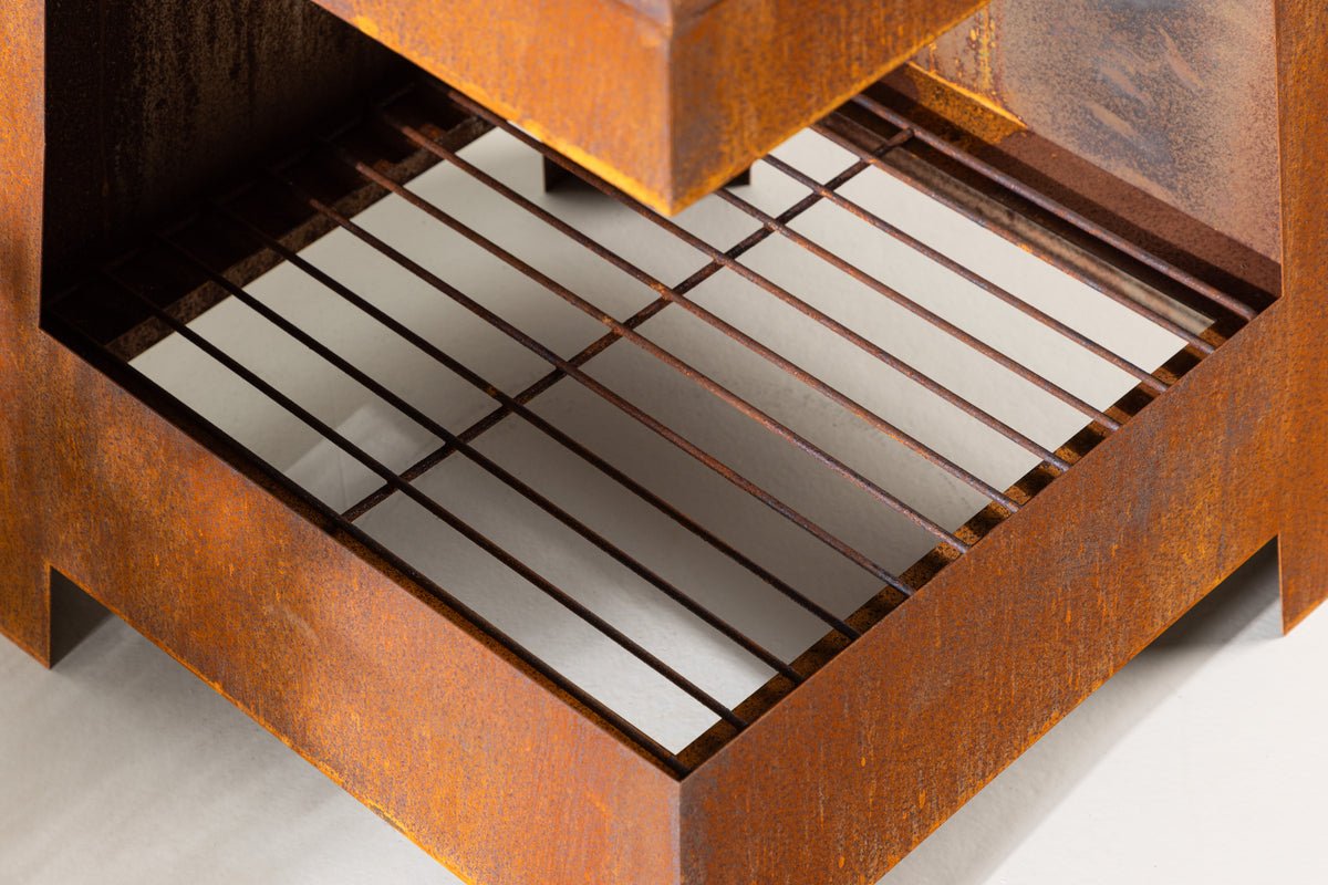 Feuerkorb Elias - quadratischer Kamin in Rusty Orange