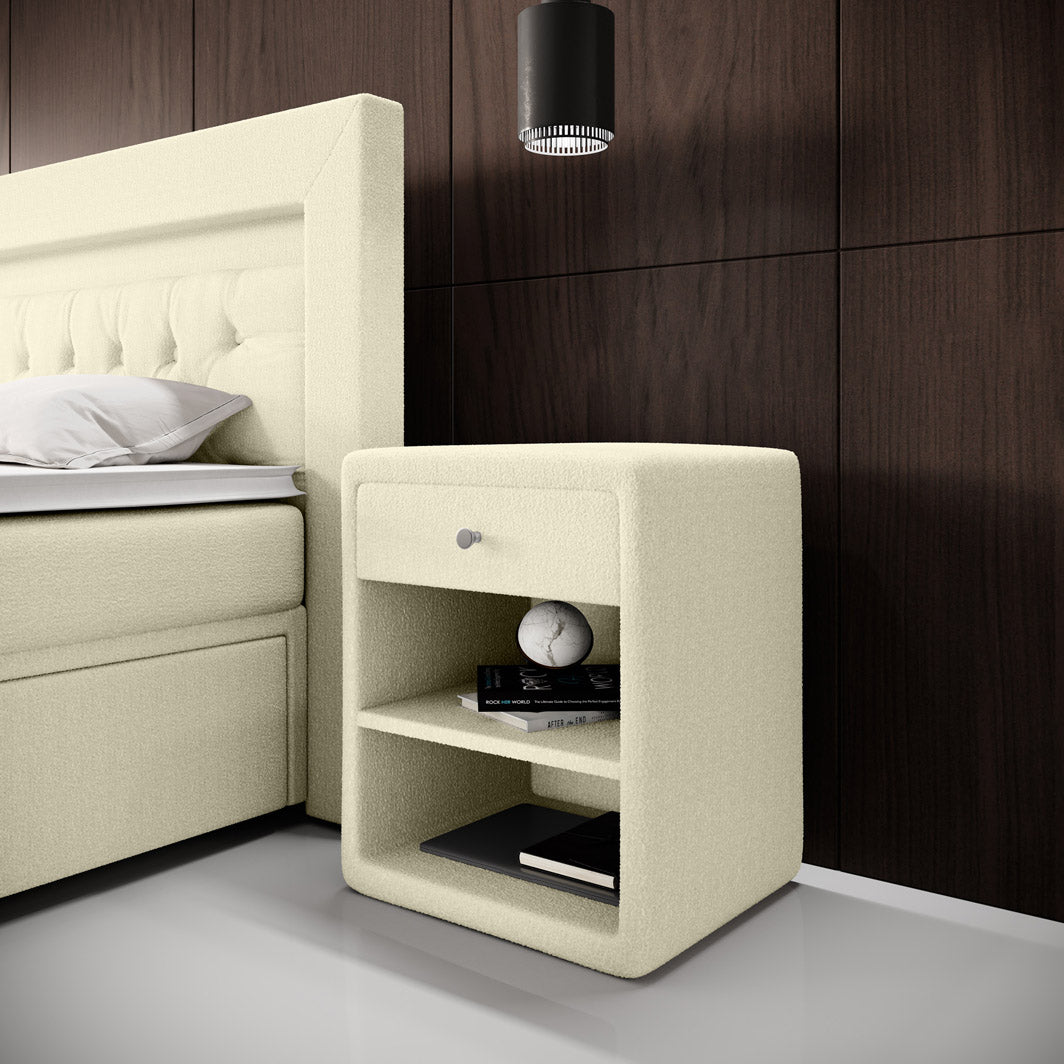 Designer Nachttisch Amy in Bouclé