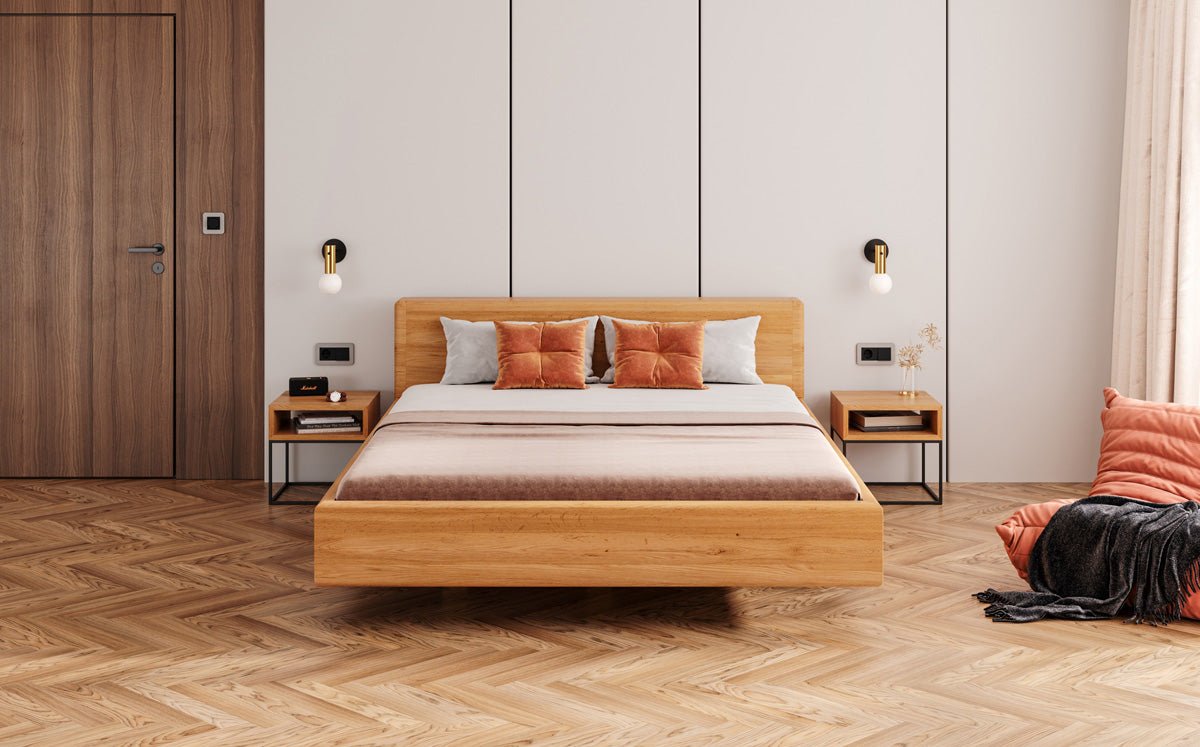 Designer Holzbett Arvelo aus massiver Eiche in Schwebeoptik und geraden Headboard