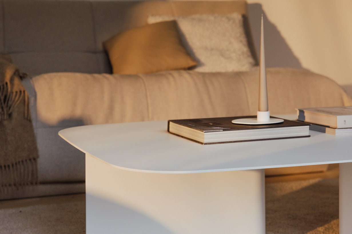 Couchtisch Livia – Japandi Design aus pulverbeschichtetem Blech