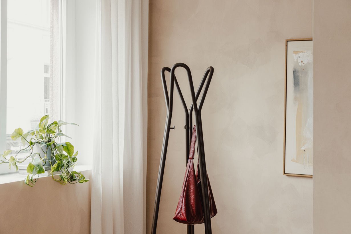 Garderobe Charles – Minimalistischer Dielenständer aus Stahl