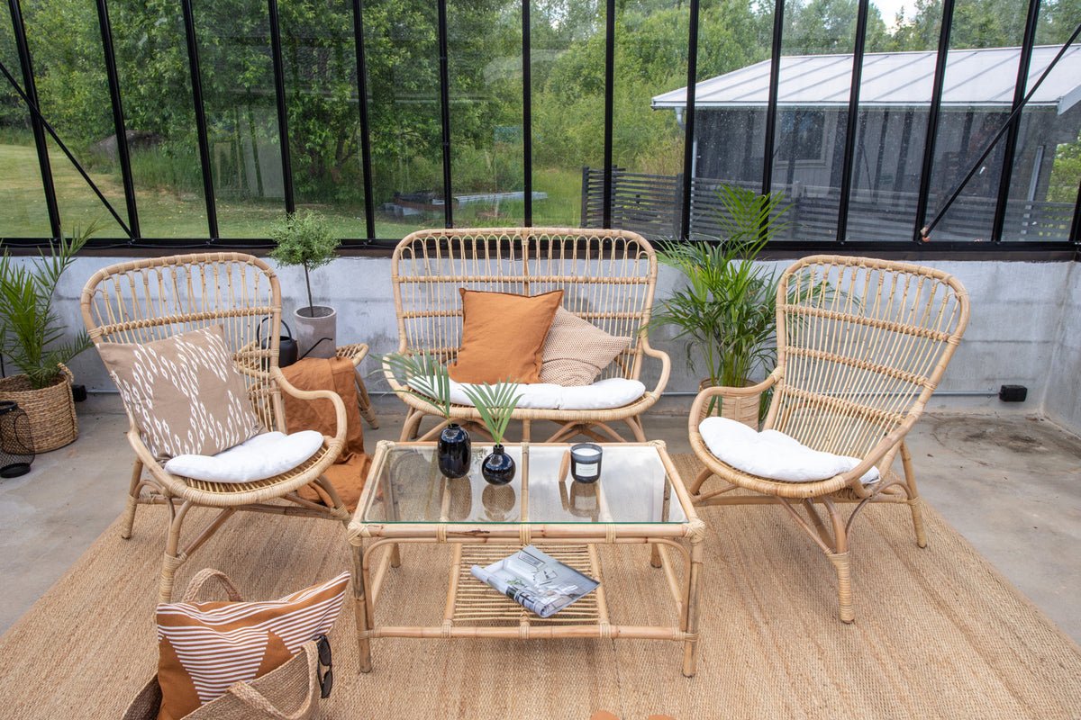 Garten Loungeset Raisa – mit Glasplatte & weißen Kissen