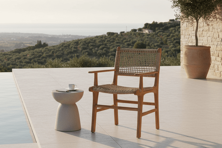 Gartenstuhl Capri mit Armlehne aus Teakholz