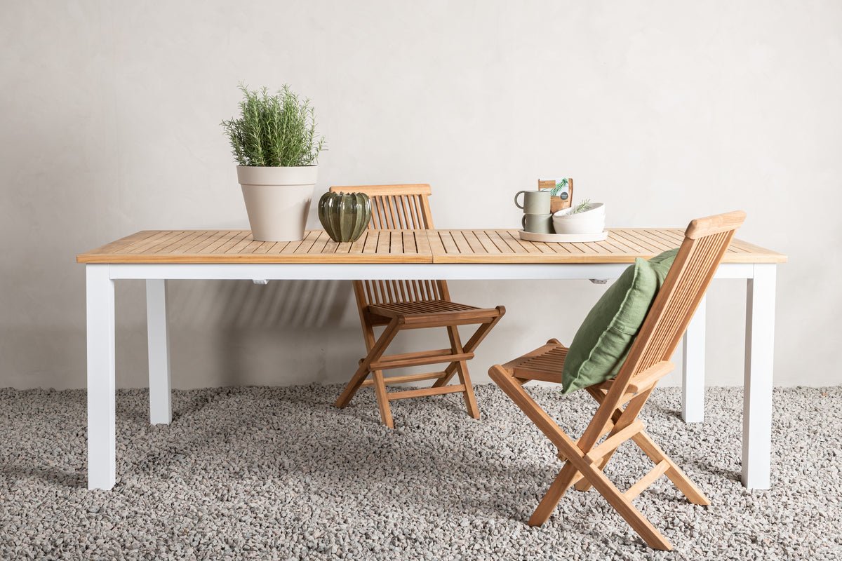 Gartentisch Lunea - ein ausziehbarer Esstisch für draußen