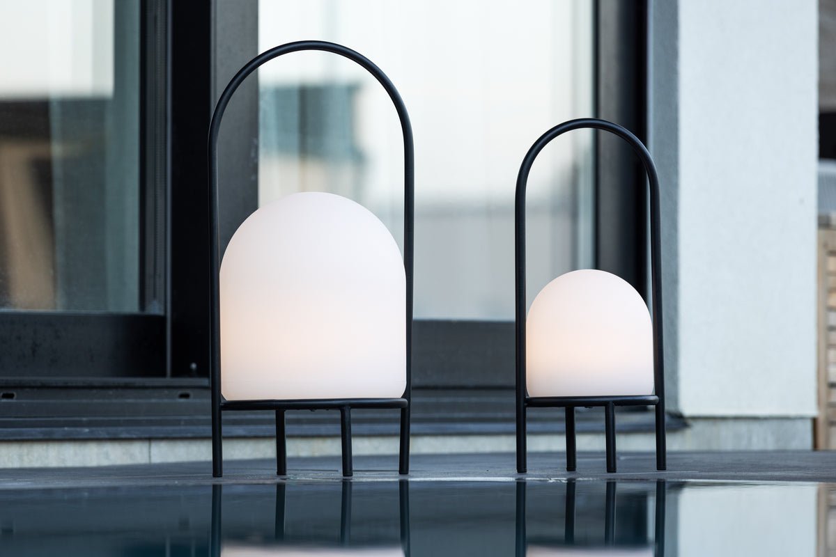 Outdoor-Tischlampe „Cassy“ – wetterfest aus Stahl & Kunststoff in zwei Größen