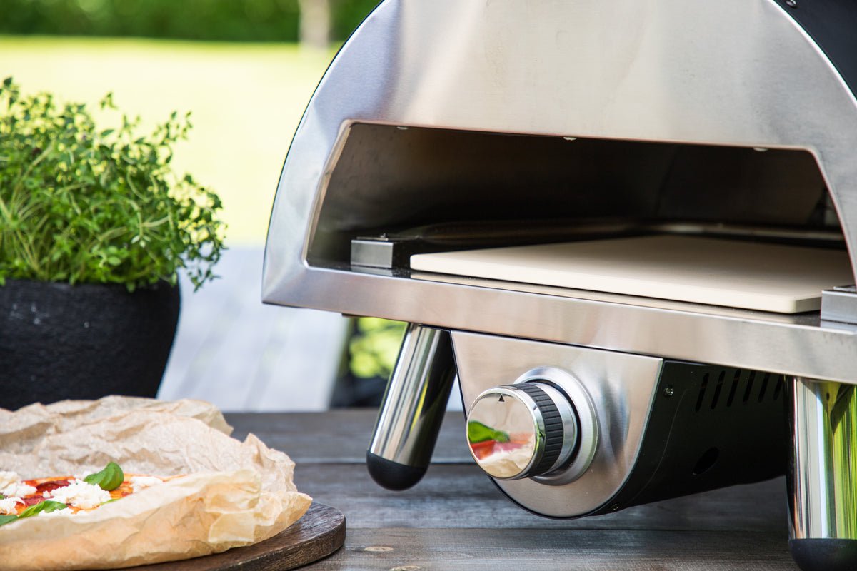 Pizzaofen Neapel - aus Stahl, Edelstahl und Keramik in Schwarz