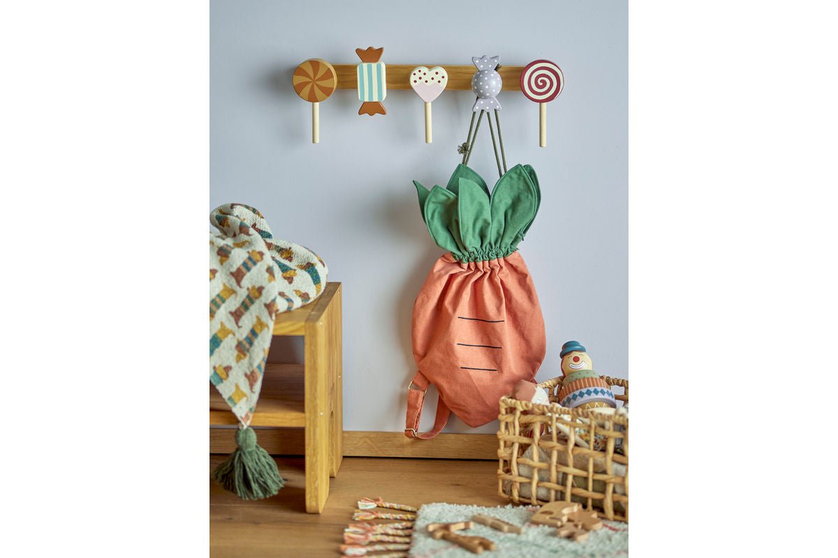 Kinder-Garderobe Haily – aus Kiefernholz mit Bonbon-Design