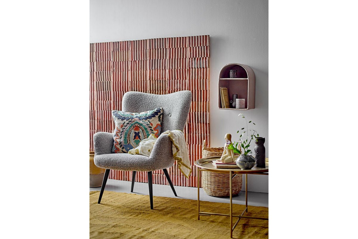 Tagesdecke Ara – Handgehäkeltes Design in Naturton