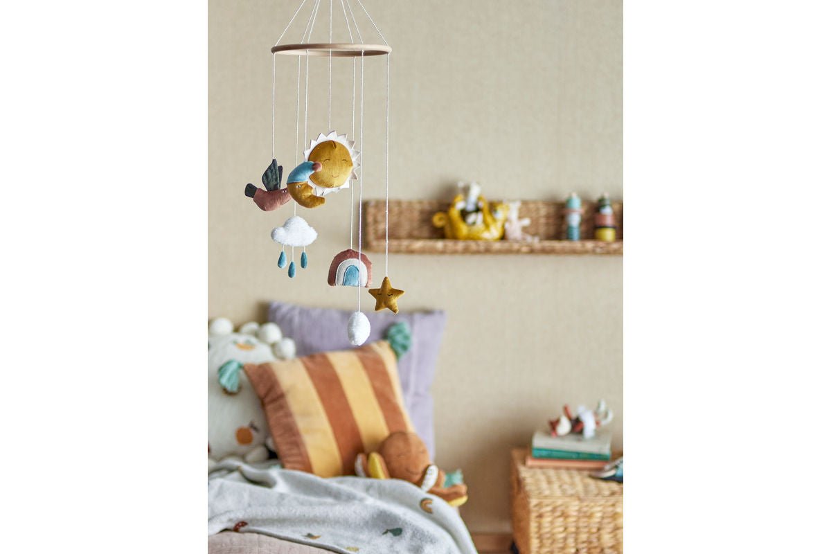 Mobile Luma – sanftes Baby Mobile mit Sonne, Mond & Wolken