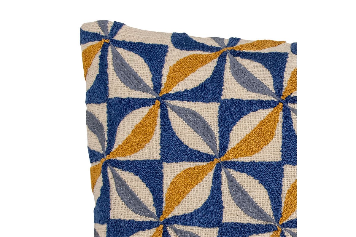 Zierkissen Dean – längliches Baumwollkissen in Blau mit Stickerei