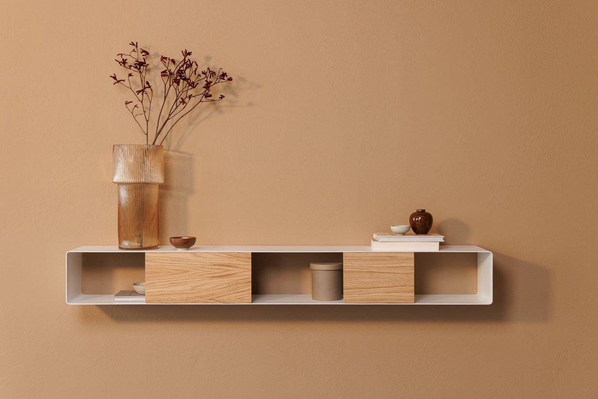 Wandregal Sion – Hängekommode aus Metall mit Kabelhalter