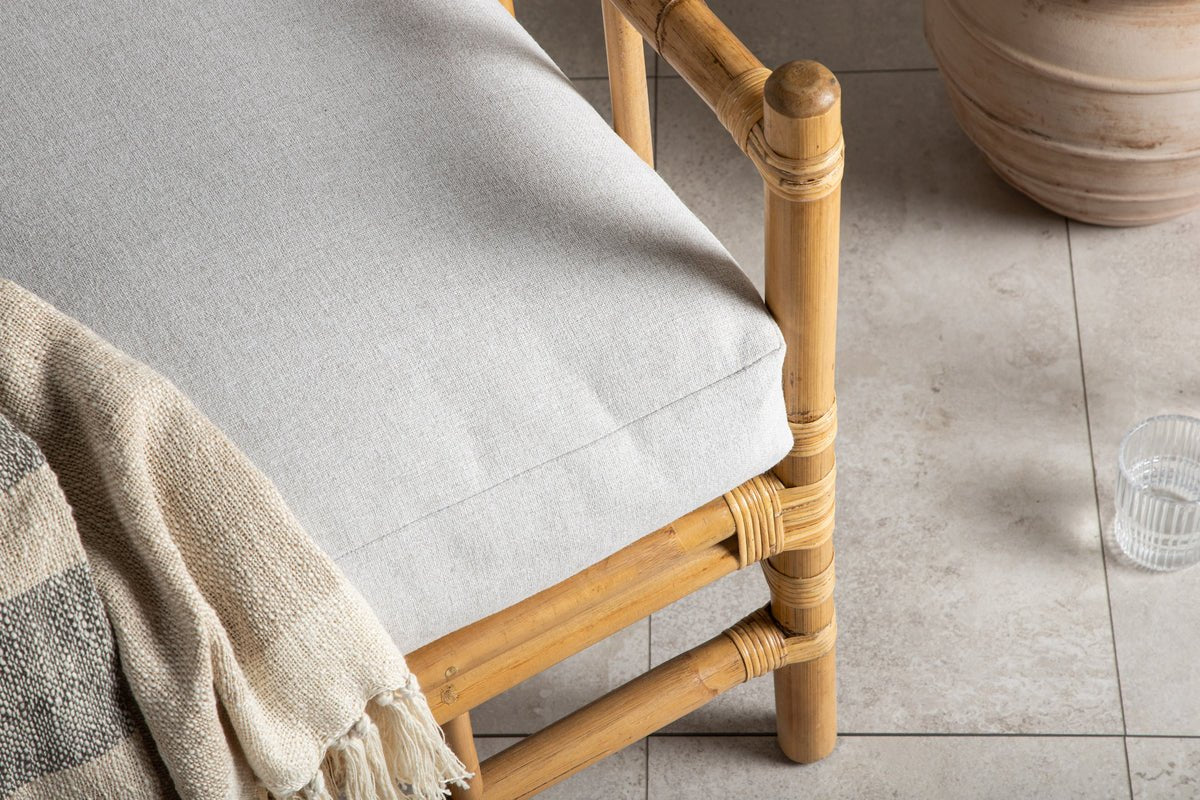 Sessel Bamboo - aus Bambus und Rattan mit hellgrauem Polster