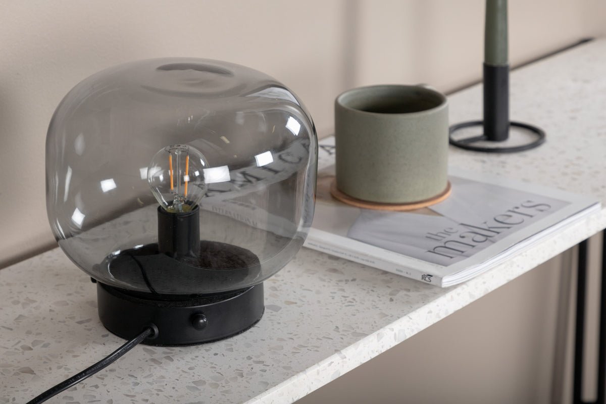 Tischlampe „Olivin“ – Mit elegantem rauchschwarzen Lampenschirm