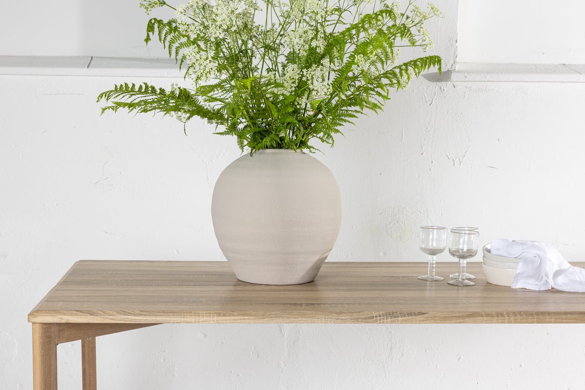 Esstisch Ahi -  im rustikalen Charme mit elegantem Look