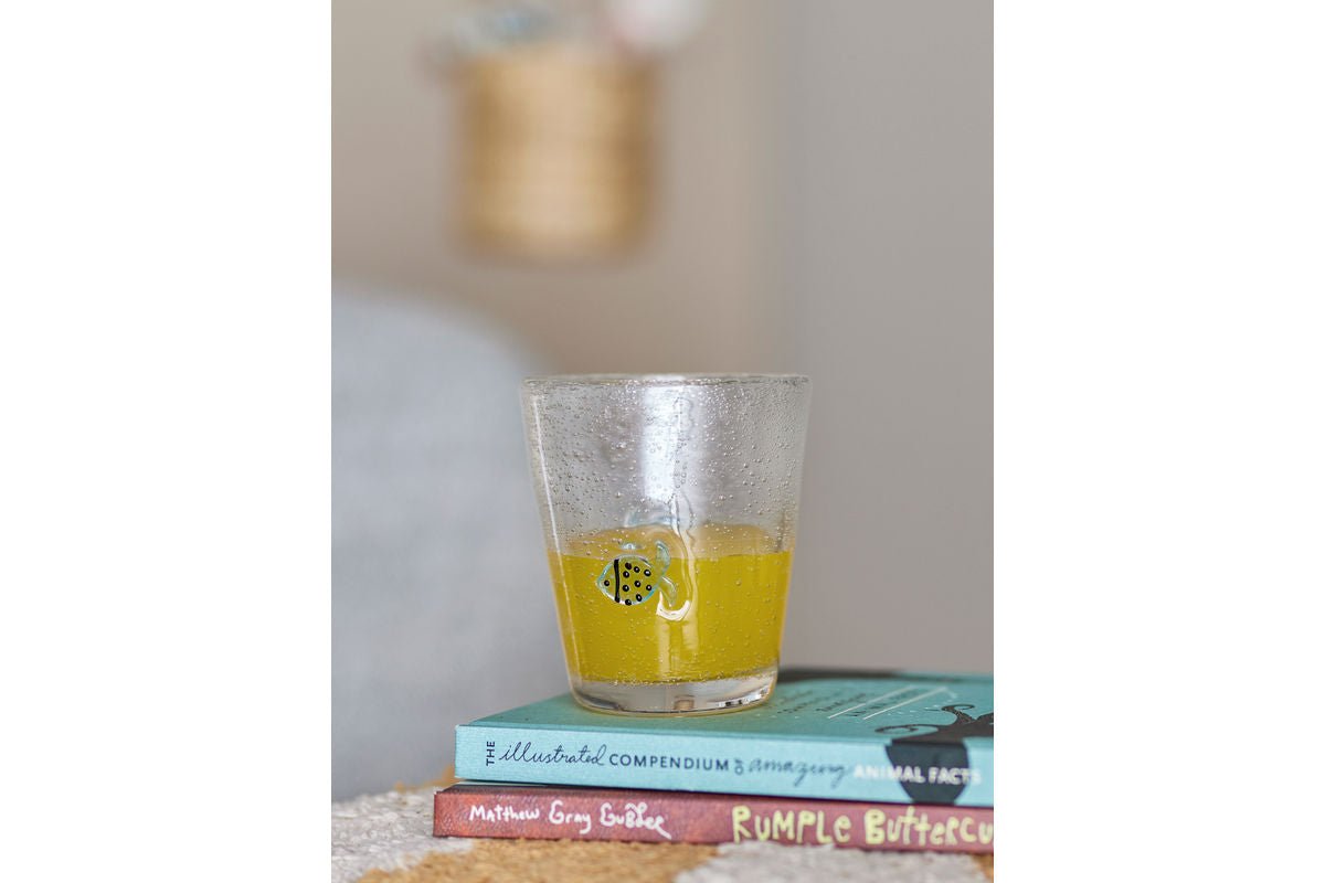 Kinder-Trinkglas Nizza – Mundgeblasenes Glas mit Fischmotiv