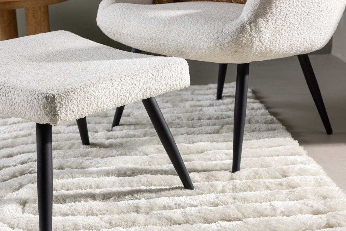 Sessel Verona - weißer Bouclé-Stoff & schwarze Metallbeine