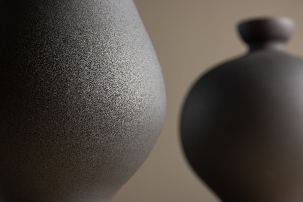 Vase Rellis Ø14 cm – Zeitlose Keramik mit feinen Sprenkeln