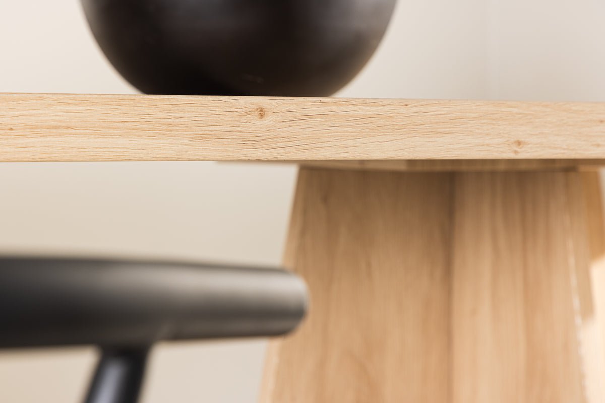 Esstisch Zayana- schafft eine elegante, stilbewusste Atmosphäre