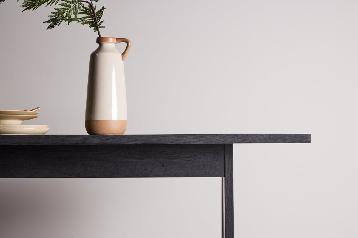 Esstisch Tully - ein rechteckiger Esstisch in elegantem Schwarz