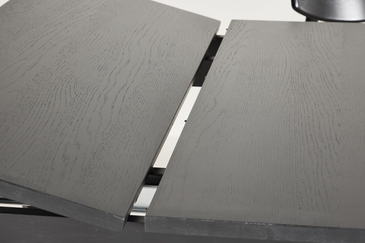 Esstisch Wainui - gefertigt aus robustem Eichenholz