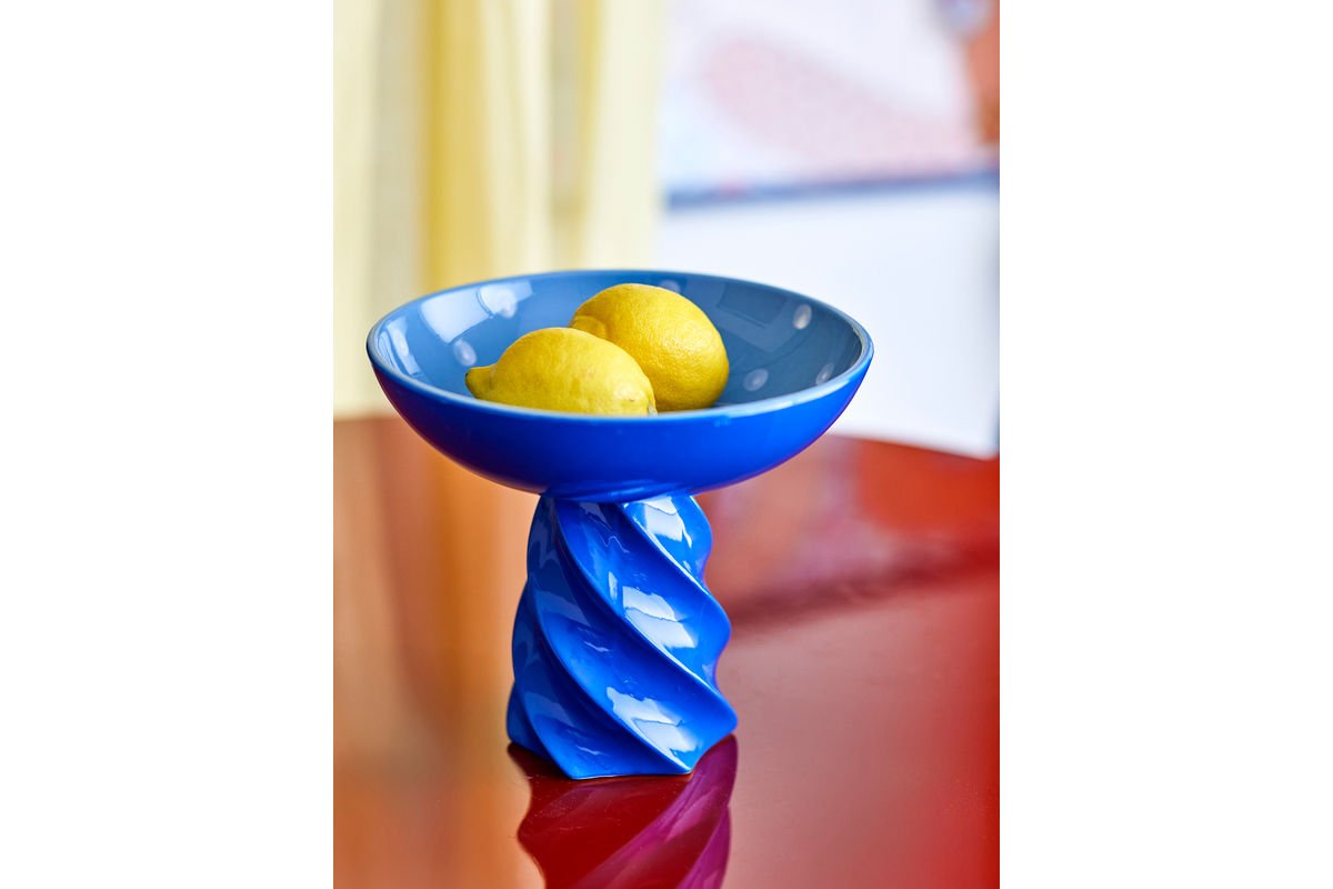 Sockelschale Mily – handbemalte Steingutschale in Blau