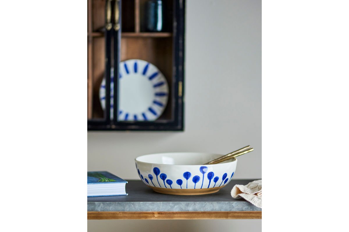 Schale Mireya – Handbemaltes Steingut mit floralem Punktmuster