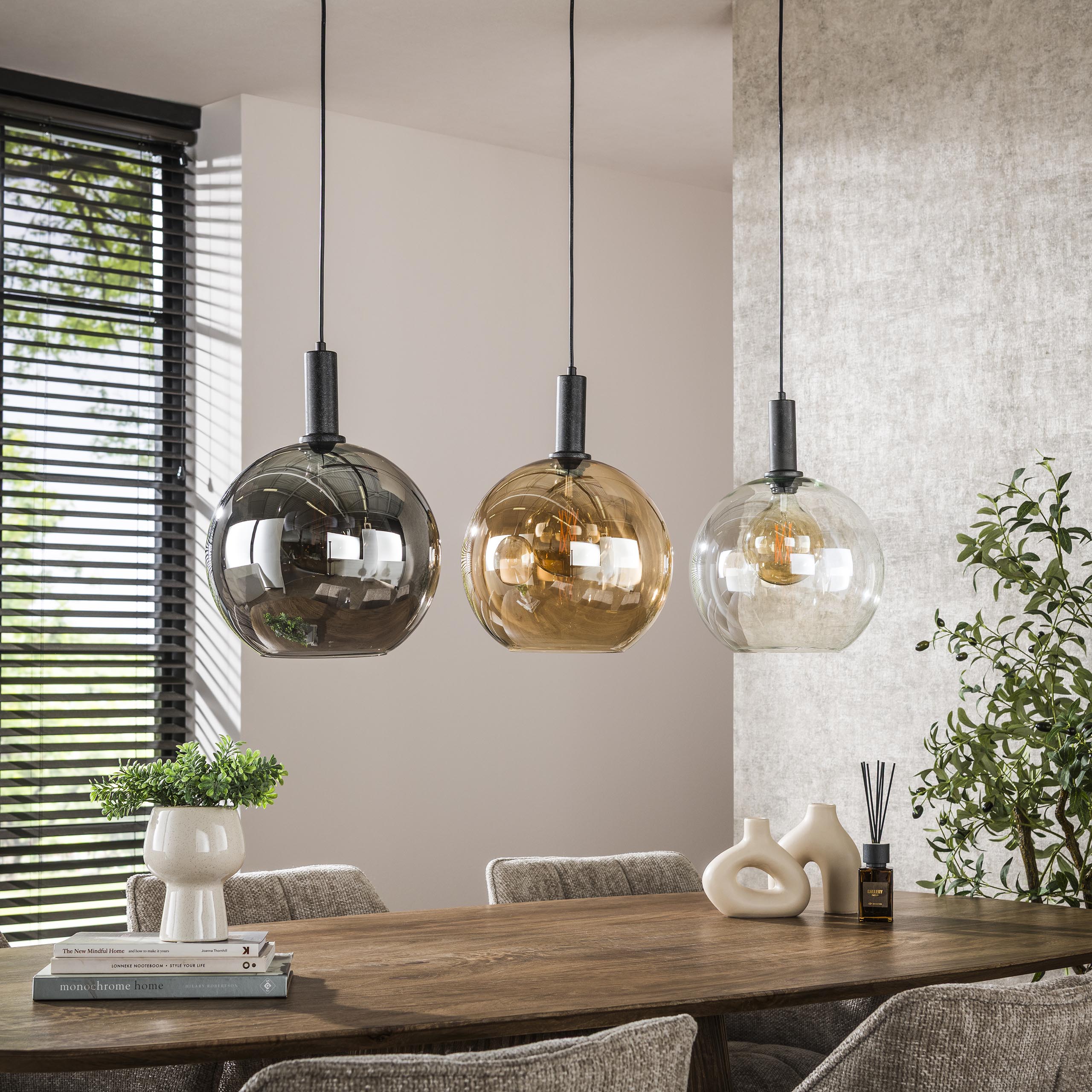 Pendelleuchte "Seralis“ – 3 Glasschirme in Chrom, Bernstein und Transparent mit Metall Armatur