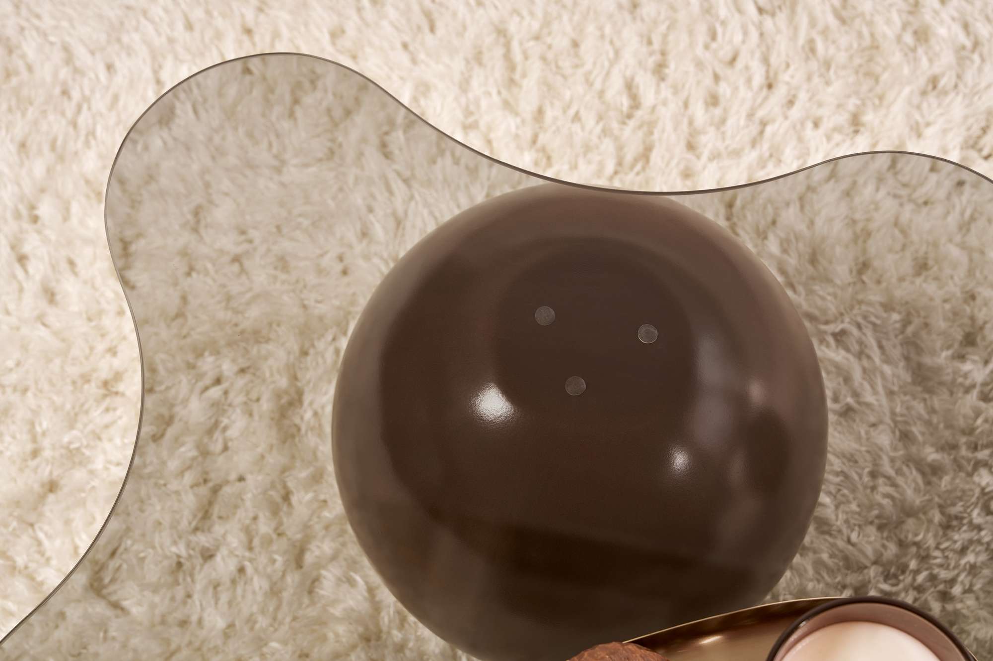 Couchtisch Trevano - gehärtete Tischglasplatte mit Wellensilhouette