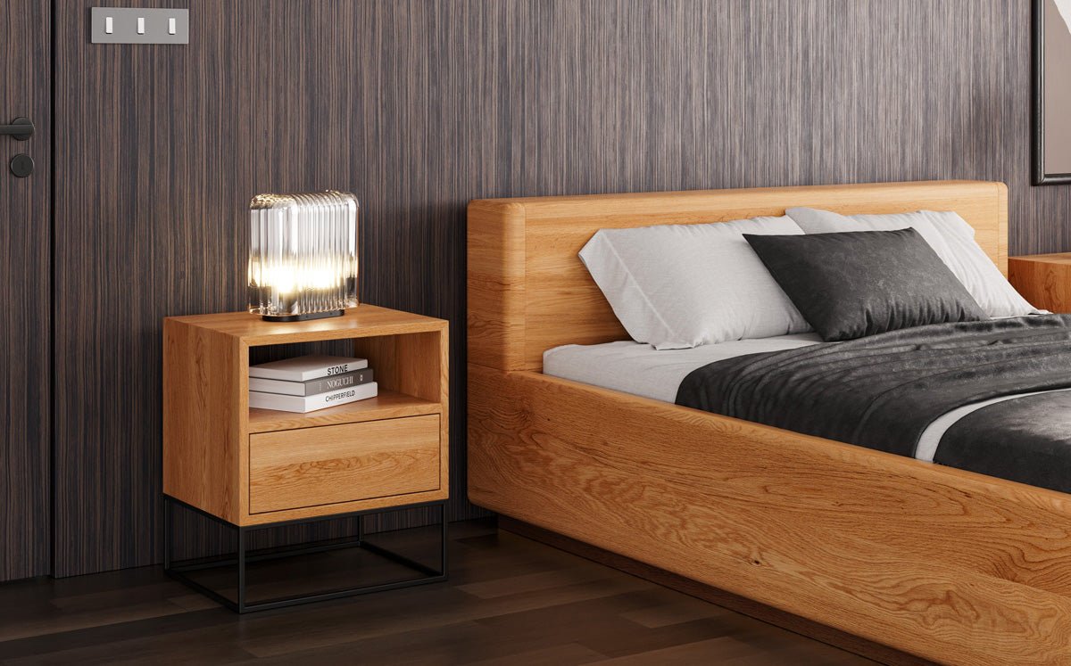 Designer Holzbett Calveno aus massiver Eiche mit Stauraum und geraden Headboard