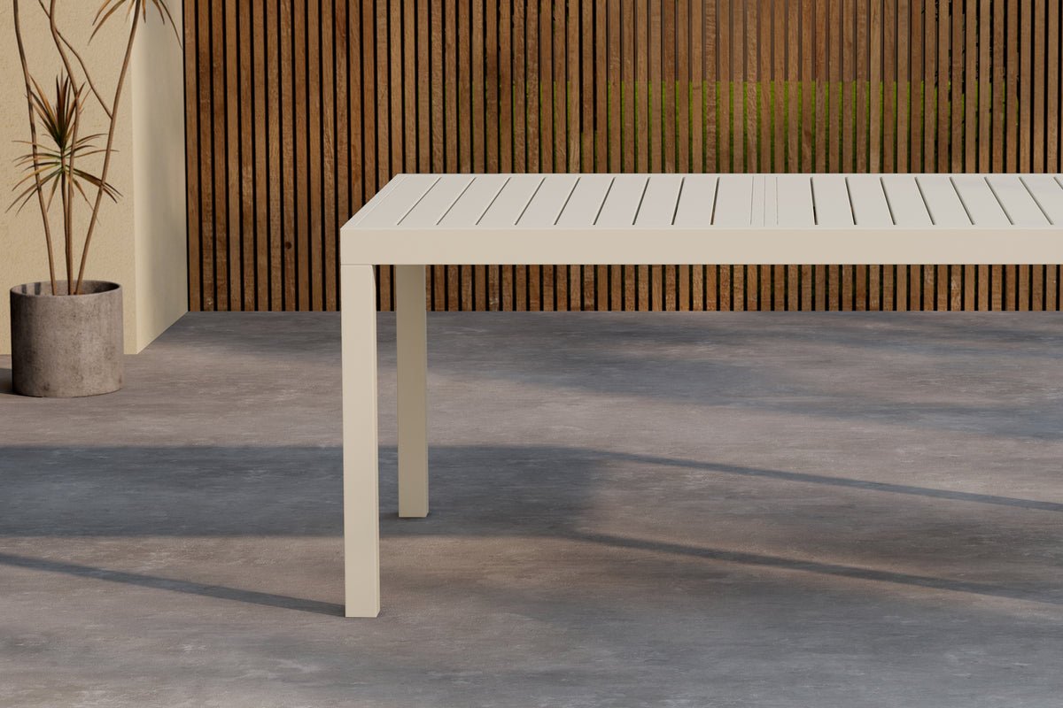 Garten Esstisch Liora - Ausziehbar von 160 auf 240 cm in Beige oder Schwarz