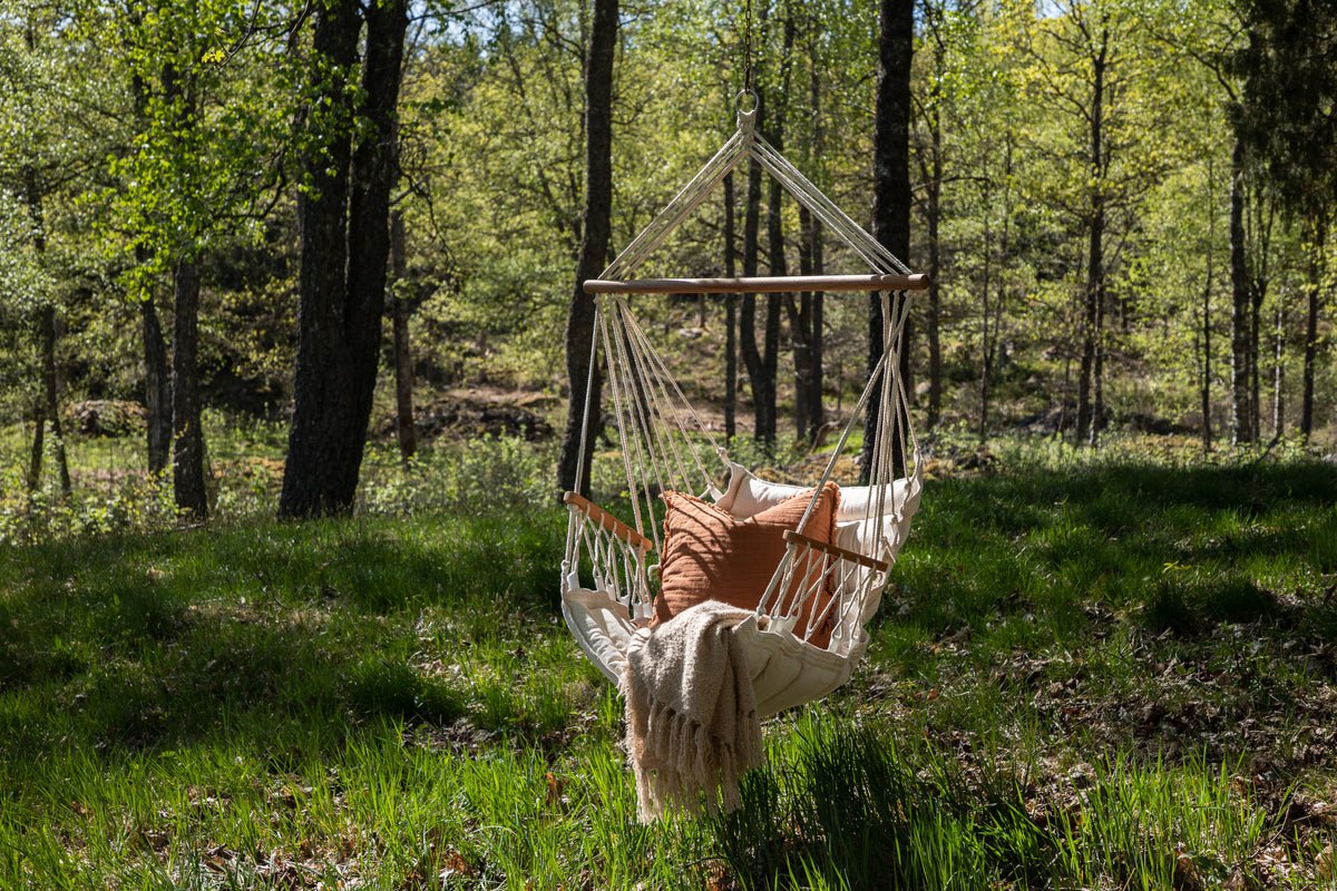 Garten Hängesessel Arlena – Bequemer Outdoor-Schaukelstuhl in Weiß