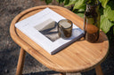 Gartentisch Maji - ein Beistelltisch in ovaler Form aus Teakholz