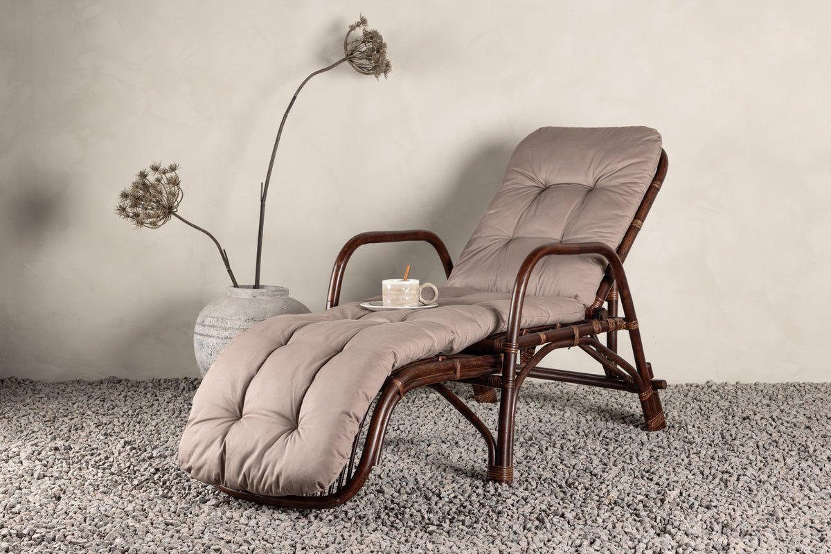 Sonnenliege Virell - aus Rattan inklusive Kissen