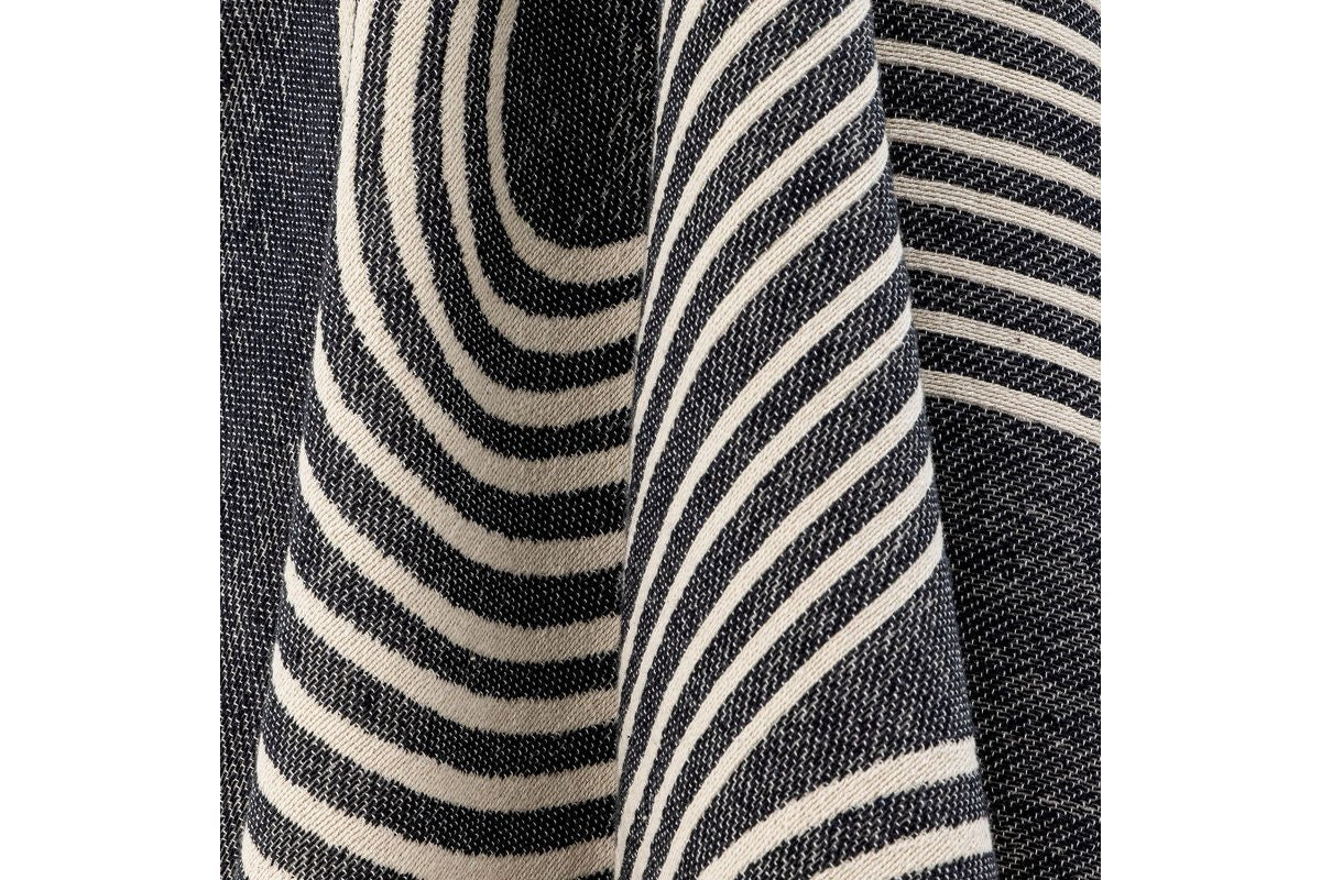 Tagesdecke Naro – Gewebtes Muster in Schwarz mit Fransen