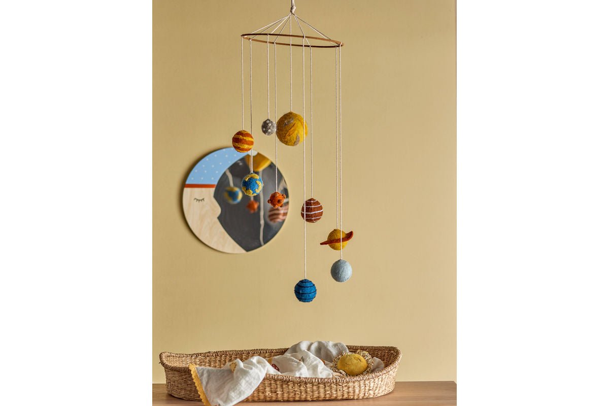 Kinder-Mobile „Cosmi“ – Bunte Baumwolle