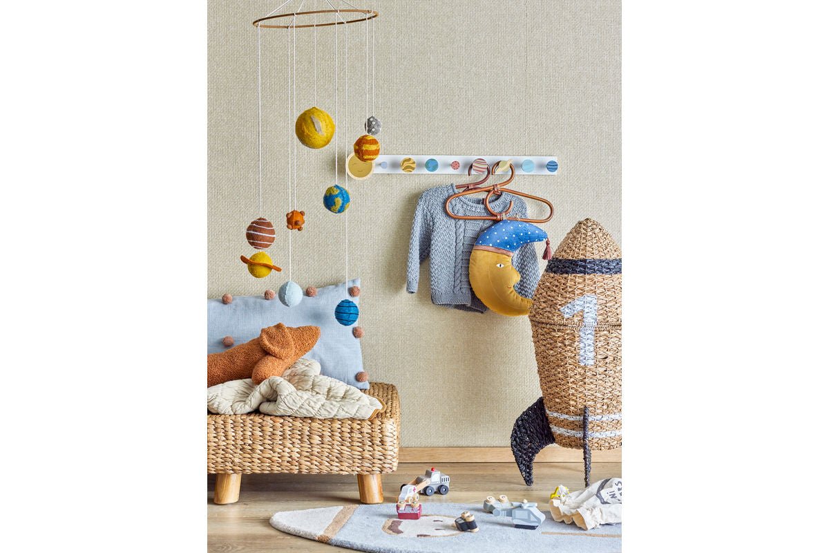 Kinder-Mobile „Cosmi“ – Bunte Baumwolle